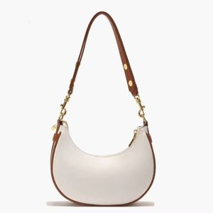 Store Exit Bag Niche Design Underarm White 2024 New Spring Vielseitiger Single Shoulder Crossbody Crescent Saddle