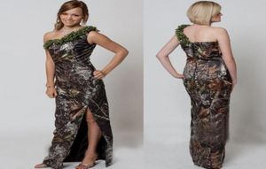 Camo brudtärklänningar en axel strand split aftonklänningar plus maid of Honor Party Gowns1034687