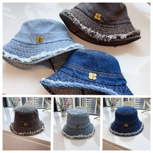 Cappello da pescatore firmato con bordo in nappa, parasole, per vacanze all'aria aperta, cappello da spiaggia in denim, in mostra con piccole lettere in metallo, cappelli da pescatore minimalisti