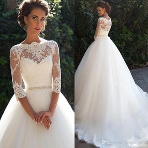 Vestidos de noiva vintage de renda linha A com decote alto transparente com meia manga comprida faixa de pérolas princesa customizada vestidos de noiva baratos P280G