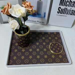 Kvinnors designer Old Flower Full Letter Leather Tray Fashion Stora kapacitet Kosmetisk förvaringsplatta Rektangulär makeup Lagring Kosmetiska smycken Lagringslåda