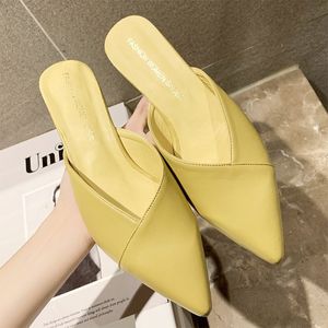 Sapatos chinelos mulheres sandálias altas saltos de moda gai triplo branco preto vermelho amarelo tendências verdes