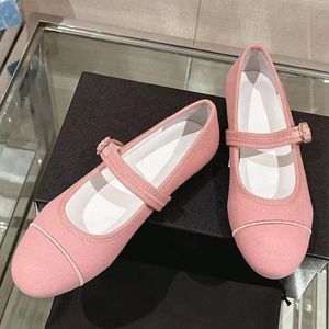 2024 Hot Sale Hot Sale Women Ballet Flats Runway Designer de marca Classic Brand Style Sweet Style do lado de fora com sapatos planos femininos de conforto suave