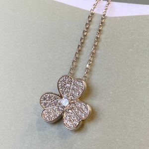 V Necklace V Gold High Edition Lucky Full Diamond Clover Necklace Womens Lucky Grass Pendant Plated with 18K Gold Live777