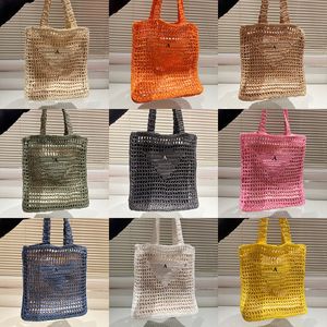 Kvinnors designer Raffia Straw Weave Tote Bag Italy Luxury Brand Milano Embrodery Triangle Net Shopping Handväska Lady stor kapacitet Sommar Sandiga strand axlar