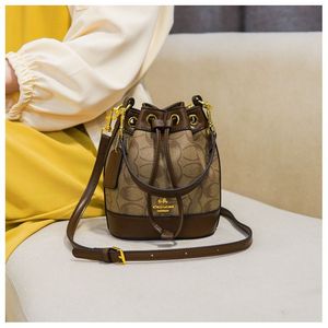 Design Bucket Bag Designer Crossbody Bags for Women Brand Luxury Shoulder Handväskor Kvinnliga läder Små Coachly Totes Bolsa Sac