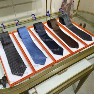 Novos laços de seda dos homens gravatas de pescoço homens Luxurys Designers Tie Cinturones Diseo Mujeres Ceintures Design Femmes Ceinture De Luxe Top Sales