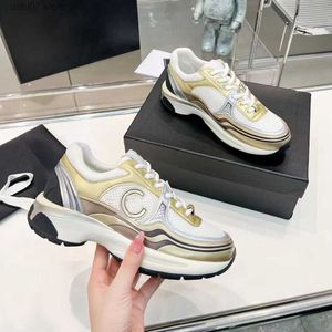 Scarpe eleganti Casual nuove scarpe firmate sneakers oro argento bianco nero uomo lusso velluto scamosciato scarpe bianche lettera in pelle sovrapposte fashionH240312