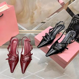 Projektowne kobiety Pumps Woman High Heels marka luksus spiczasty palec puśnięcia letnie sandały kobiety patentowe skórzane buty do sztyletki
