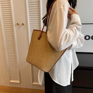 Woven Bag for Women's Summer Trend of 24 Years Commuting Beach Bag Straw Woven Single Shoulder Underarm Handbag Bucket