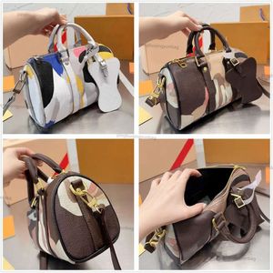 Crossbody Bag Luxury Bag Tasarımcı Çanta Kadın Mini Yastık Omuz Çantaları Çanta Bayanlar Deri Çanta Moda Klasik Kahverengi Çiçek