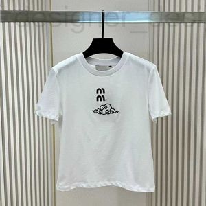 Herrt-shirts Designer Brand 2024 Spring Festival New Cloud Letter Brodered Patch Round Neck Kort ärm T-shirt V20i