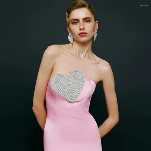 Casual Dresses Pink Color Women Sexy Strapless Shinning Diamond Bodycon Bandage Mid-calf Dress Fashion Celebrate Birthday Party Vestido