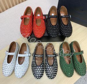 Kvinnliga klänningskor toppkvalitet Nya Mary Jane Ballet Flats Hollowed Out Mesh Sandals Round Head Rhinestone Rivet Buckl äkta Leather Party Designer Luxury Loafers