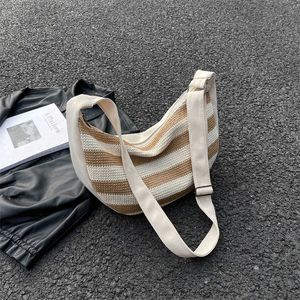 Соломенная тканая сумка большой вместимости для женщин, модная и модная сумка через плечо в тон, летняя парусиновая сумка с клецками для поездок на работу