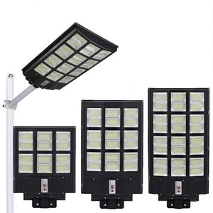 Lampada solare stradale 600W 800W 1000W Lampada LED grandangolare con sensore di movimento e telecomando