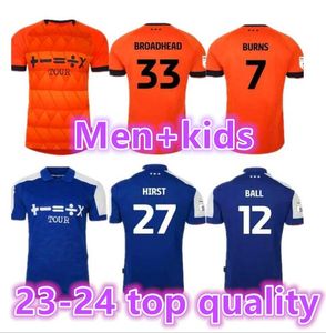 23 24Maglie da calcio Ipswich Town BURNS HIRST # 27 BURNS # 7 BROADHEAD # 33 LUONGO # 25 BALL 12 CHAPLIN # 10 23 24 Maglie da calcio in jersey HOME AWAY8899