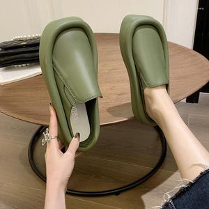 Plataforma Slip-On Shop-On Women Casual Flat 590 Mulas fechadas Cópias de entupimento Ladies Solas de espessura Home Slippers Outdoor Comfort Lasy Slide 696 58