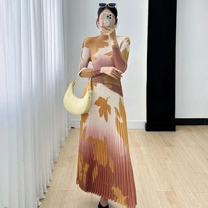 Work Dresses Miyake Fashion Set Womens 2024 Autumn Printing Gradient High End Pleated Temperament Two Piece