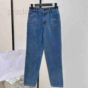 Jeans da donna Designer 24 Inizio primavera Moda Lettera Triangolo Micro Etichetta Temperamento Vita alta Lavaggio dimagrante Jeans gamba dritta blu per donna FD70