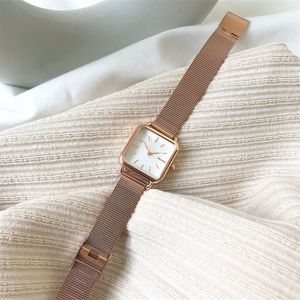 Kvinnor Fashion Square klockor minimalistisk design damer kvarts wrsitwatches ulzzang guld silver rostfritt stål mesh rem klocka 2203485