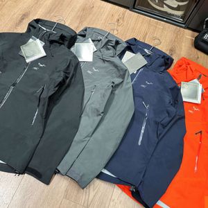 Męska kurtka zewnętrzna Hardshell Trenerner Designer Windproof Waterproof Hooded Jackets Zipper Bluza Mężczyźni Kobiet Kardigan Płaszcz Haftowa z kapturem z kapturem przeciwdeszczowym