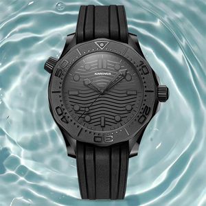 Erkek Marka Saatleri 8215 Otomatik Hareket İzle 41mm All-Black Matt Saat Seramik Çerçeve Safir Su Geçirmez Aydınlık Kauçuk Kayış Klasik Lüks İş Saati