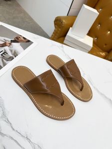 2024 Designer Sandaler tofflor för kvinnor Klassiska Fashion Slipper Läderpatent Slide Plat-Form Lady Shoes Flat Summer Beach Flip Flops Storlek 35-41