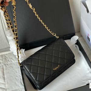 24SS Womens Caviar Leather Woc Purse Black Bag Plånbok på kedjan med Badge Rhinestone Star Gold Metal Hardware Matelasse Handväska Korthållare Multi Pochette Pouch 20cm