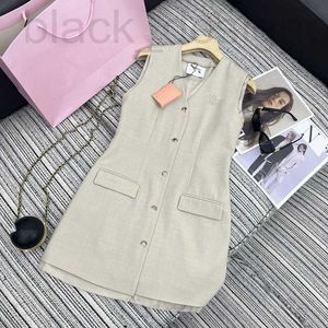 Casual Dresses designer Spring and Summer New Commuting Versatile Sticker Embroidered Fake Two Piece Single breasted Suit Vest Skirt 6OLI