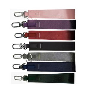 L-038 Fashion Keychain Designer Buckle Women Yoga Dekorativ nyckelring med utsökt förpackning Fitness som kör nyckelringar Högkvalitativt tillbehör Lu-Meluck