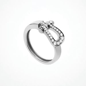 Moda lüks tasarımcı 18k altın kaplama grup yüzüğü kadınlar klasik aşk kristal yüzük moda yüzüğü düğün mücevher hediye aksesuarları