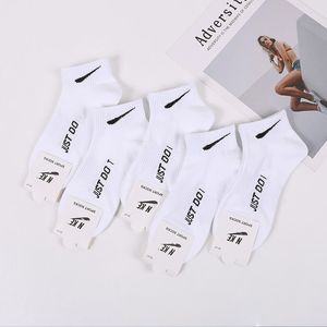 Mens meia designer meias para homens cor sólida respirável preto branco cinza futebol basquete esporte meia luxo sportsocks socken respirável 100% algodão puro