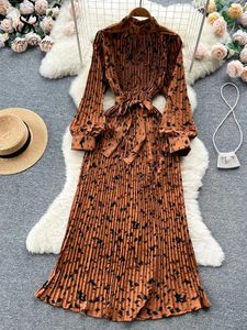 캐주얼 드레스 SingReiny Senior French Retro Dress Turtleneck Long Lantern Sleeves 벨트 주름 여자 스트리트웨어 우아한 파티 빈티지