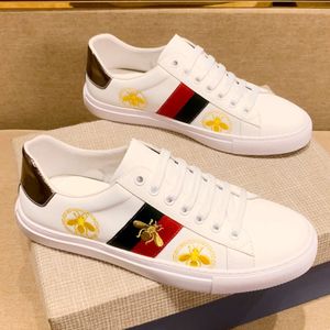 Luxury Designer Little Bee White Shoes Mens Board High Edition Leather Casual Gold Embroidery Trainers CUCB