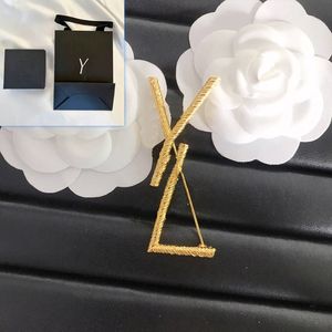 Gold-Plated Letter Brooch Fashion Style Womens Jewelry Brooch Brand Luxury Letter Brooch Classic High-Quality Jewelry Pins DesignFor Girls Vintage Clothing Brooch