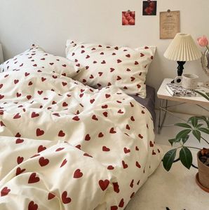 Fashion Ins Duvet Cover Set Pillowcase Flat Sheet No Filler Cream Red Heart Girls Boys Twin Queen Size Bed Linens Home Decor 240306