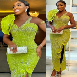 2024 Aso Ebi Green Sheath Prom Dress Sequined Lace Crystals Evening Formal Party Second Reception 50th Birthday Engagement Gowns Dresses Robe De Soiree ZJ162