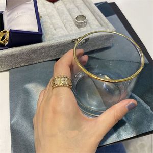 Pierścień biżuterii projektanta Perlee Sweet Clover Moissanite Pierścień Mody Pierścień Pierścień Luksusowy Bijoux de Luxe Prezent popularny w Europie Ameryka ZL169 F4