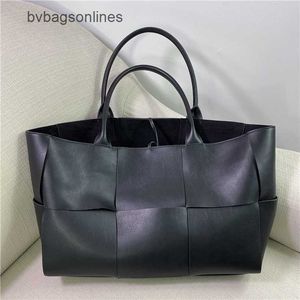 Borsa tote originale Bottegs Venetas Arco 2024 Autunno e inverno Nuova canzone Huiqiao Stessa borsa in vera pelle intrecciata Shopping spalla singola Madre FQIC