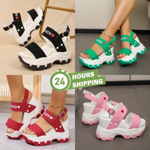 Harqa Designer Slippers Women's Summer High Heel Sandals عالية الجودة النعال الأزياء الصنادل غير الرسمية المطبوعة على الشاطئ المائي