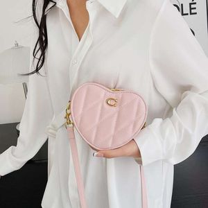 Crossbody Bag Designer En Çok Satan Marka Kadın Çantası İlkbahar/Yaz Yeni Tek Omuz Kalp Şekleli Aşk Kontrast Renk Mobil Değişim