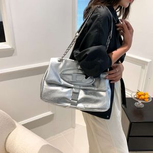 Sier New Dingdang Bag podwójna łańcuch duża pojemność Wędrujący 2024 Summer Tote Advanced Sense Trendy Big