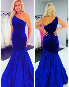 2022 Fall Winter Royal Blue Velvet Prom Dresses Girls One Shoulder Mermaid Open Back BACKLASSKRAV KONTROVER Formell special Occa9083058