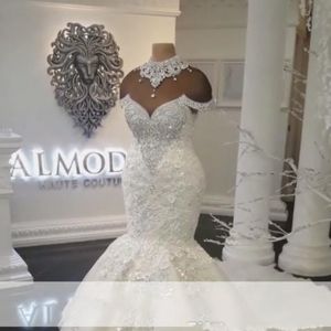 Abiti da sposa a sirena araba di lusso di Dubai di nuovo designer Plus Size Perline Cristalli Corte dei treni Abito da sposa Abiti da sposa personalizzati