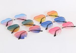 DHL Ins Women Sweet Sunglasses Love Frame Sun Glasses Summer Fashion Outdize Outdoor Antiuv Vintage Classic Eyeglasses L7107575