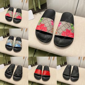 Designer-Hausschuhe für Damen, Sandalen mit schwarzem Blumenmuster, Segeltuch, blaue Blumen, Luxus-Männer, Sommer-Strand-Slipper, Damen-Gummisandale, modische Leder-Flip-Flops, Herren-Slipper-Schuhe