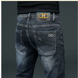 Jeans masculino Spring Spring Summer Summer Fin 2024 Novo para homens Trendência da juventude Calça coreana de ajuste slim