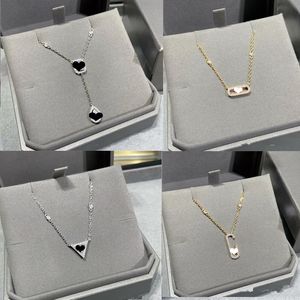 Modedesigner Luxury Single Three Diamond Gliding Pendant Necklace Romantic M Series Asymmetric Necklace Classic 925 Rose Gold Jewelry Wedding Lover Gift