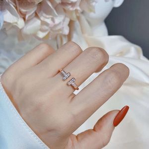 Jóias de designer Família t dupla dupla anel de diamante completo S925 Pure prata banhado 18k rosa ouro aberto com estilo thaped versátil cristal ri